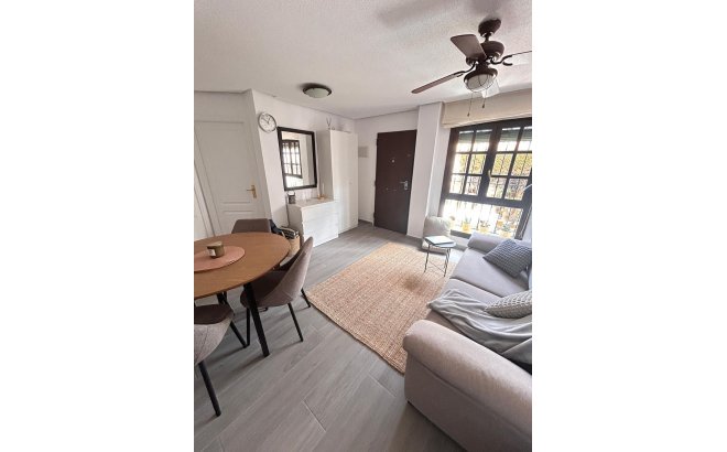 Resale - Bungalow -
Torrevieja - Torre La Mata