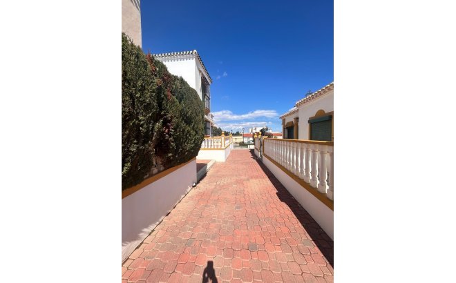 Resale - Bungalow -
Torrevieja - Torre La Mata