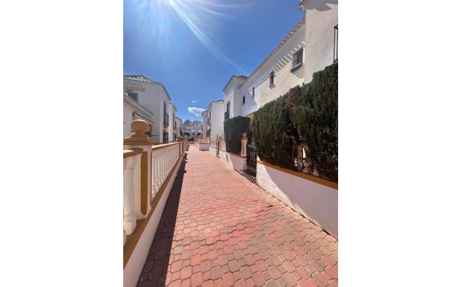 Resale - Bungalow -
Torrevieja - Torre La Mata