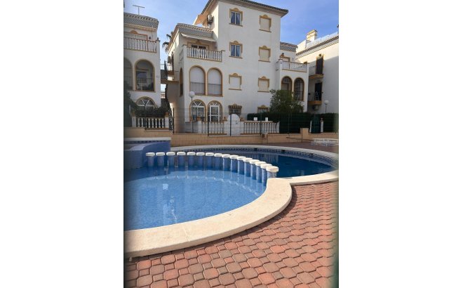 Resale - Bungalow -
Torrevieja - Torre La Mata