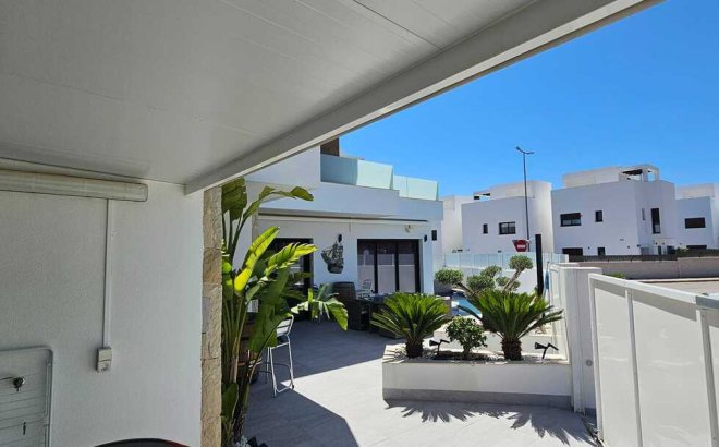 Resale - Villa -
Los Montesinos - Costa Blanca