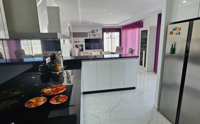 Resale - Villa -
Los Montesinos - Costa Blanca