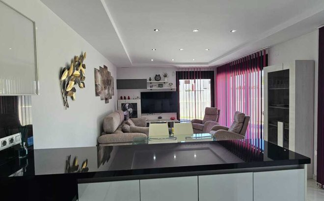 Resale - Villa -
Los Montesinos - Costa Blanca