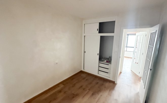 Resale - Apartment -
Torrevieja - Costa Blanca