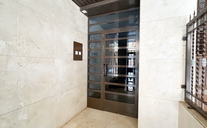 Resale - Apartment -
Torrevieja - Costa Blanca