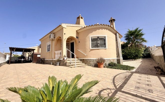Resale - Villa -
Benijofar - Costa Blanca
