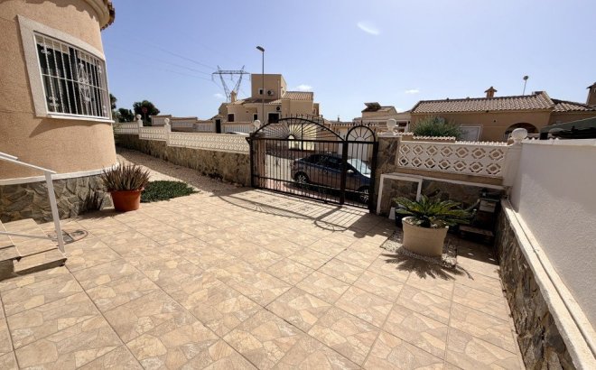 Resale - Villa -
Benijofar - Costa Blanca
