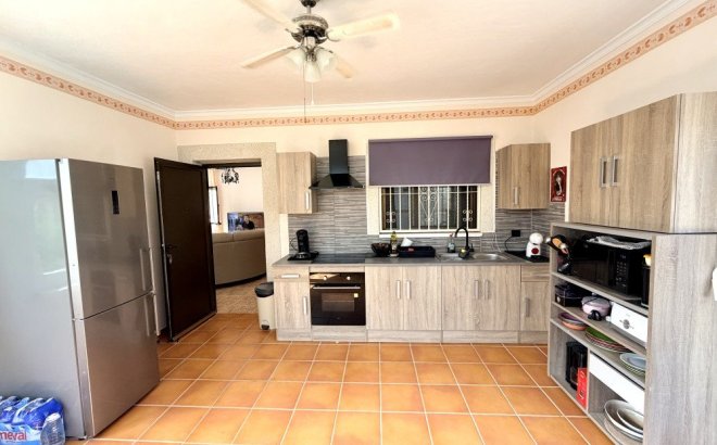 Resale - Villa -
Benijofar - Costa Blanca