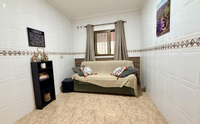 Resale - Villa -
Benijofar - Costa Blanca