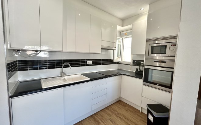 Resale - Apartment -
Villamartin - Costa Blanca