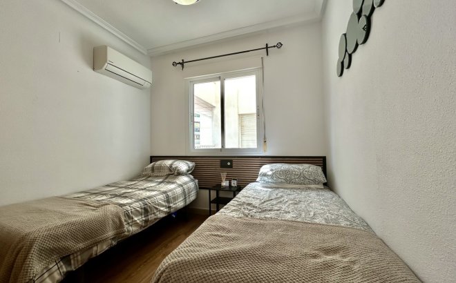 Resale - Apartment -
Villamartin - Costa Blanca