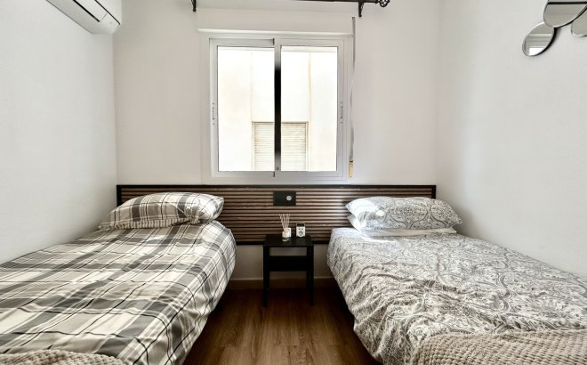 Resale - Apartment -
Villamartin - Costa Blanca