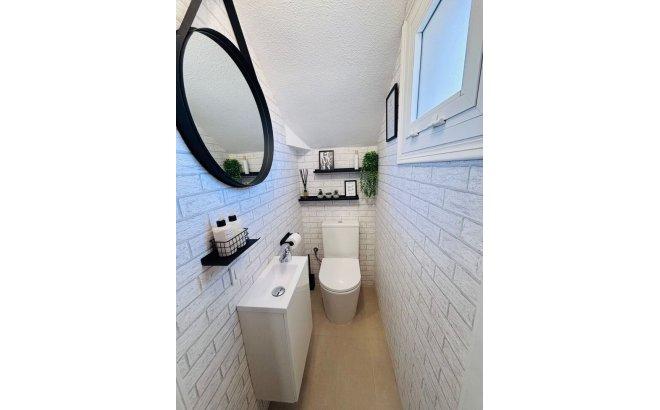 Revente - Town House -
Villamartin - Costa Blanca