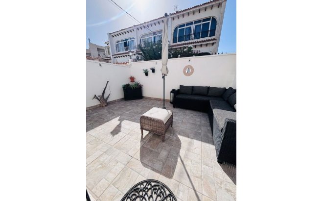 Revente - Town House -
Villamartin - Costa Blanca