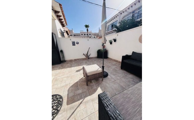 Revente - Town House -
Villamartin - Costa Blanca