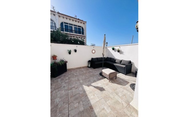 Revente - Town House -
Villamartin - Costa Blanca
