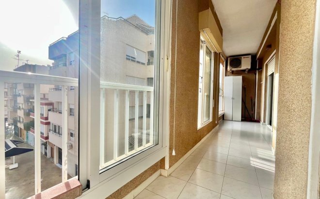 Resale - Apartment -
Torrevieja