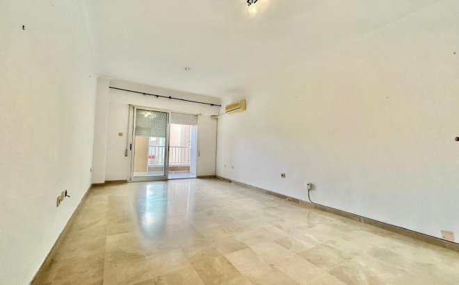 Resale - Apartment -
Torrevieja