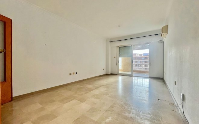 Resale - Apartment -
Torrevieja