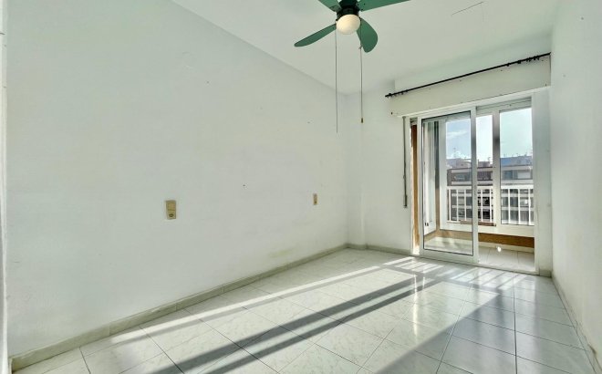 Resale - Apartment -
Torrevieja