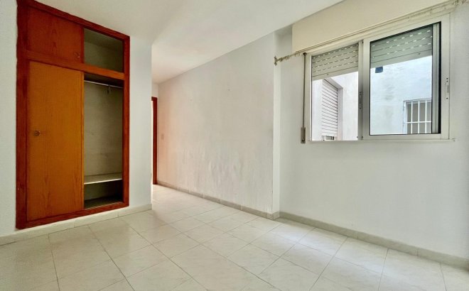 Resale - Apartment -
Torrevieja