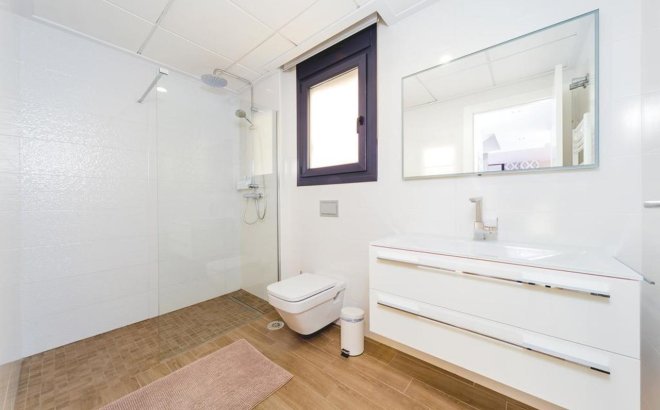 Resale - Villa -
Torrevieja - Costa Blanca