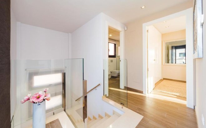 Resale - Villa -
Torrevieja - Costa Blanca