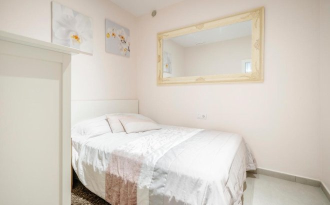Resale - Villa -
Torrevieja - Costa Blanca