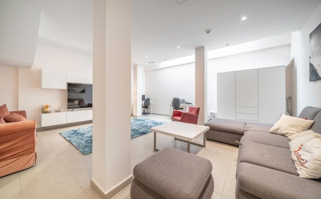 Resale - Villa -
Torrevieja - Costa Blanca