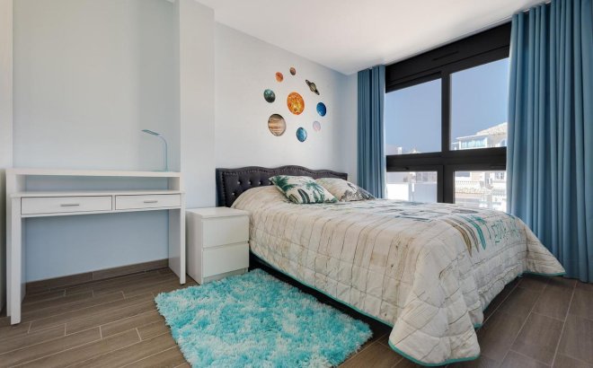 Resale - Villa -
Torrevieja - Costa Blanca