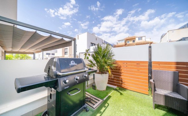 Resale - Villa -
Torrevieja - Costa Blanca