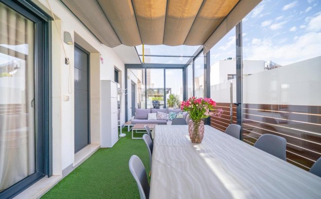 Resale - Villa -
Torrevieja - Costa Blanca
