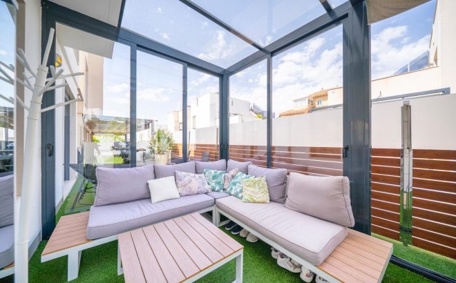Resale - Villa -
Torrevieja - Costa Blanca