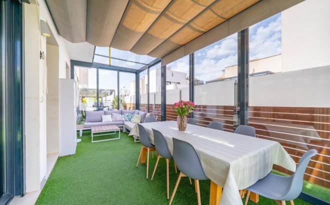 Resale - Villa -
Torrevieja - Costa Blanca