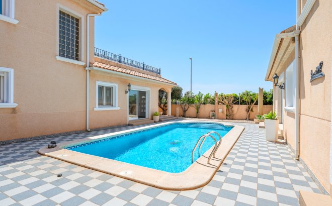 Resale - Villa -
Torre de la Horadada - Costa Blanca