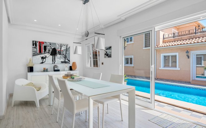 Resale - Villa -
Torre de la Horadada - Costa Blanca