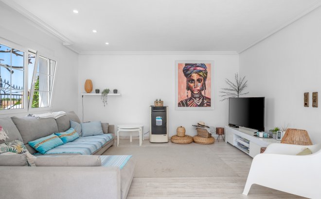 Resale - Villa -
Torre de la Horadada - Costa Blanca