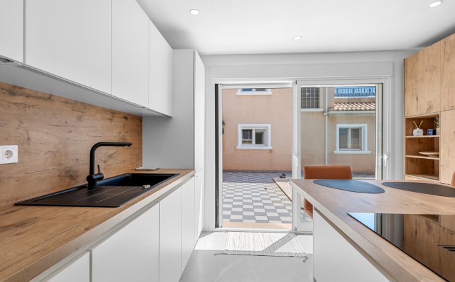 Resale - Villa -
Torre de la Horadada - Costa Blanca