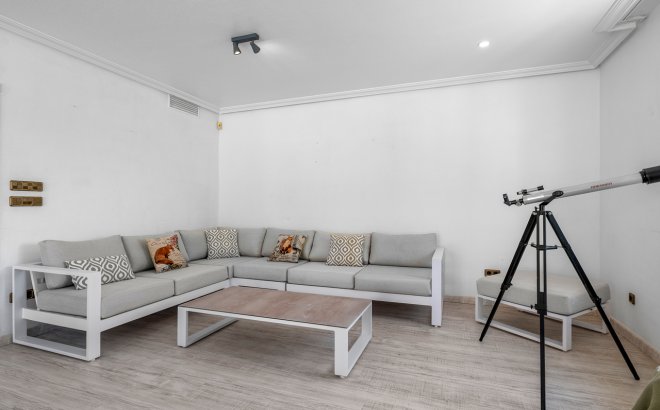 Resale - Villa -
Torre de la Horadada - Costa Blanca