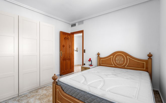 Resale - Villa -
Torre de la Horadada - Costa Blanca