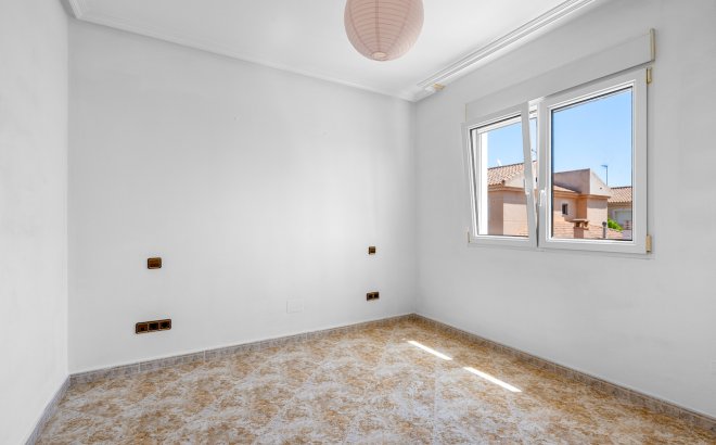 Resale - Villa -
Torre de la Horadada - Costa Blanca