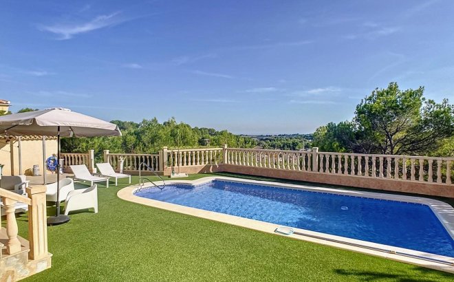 Resale - Villa -
Pinar de Campoverde - Inland