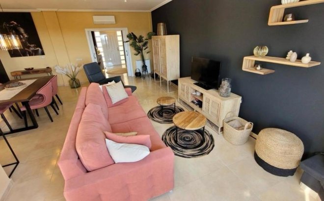 Resale - Villa -
Pinar de Campoverde - Inland
