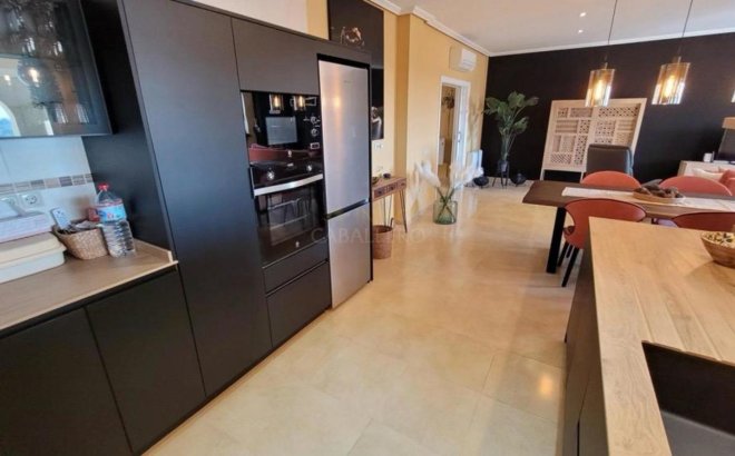 Resale - Villa -
Pinar de Campoverde - Inland