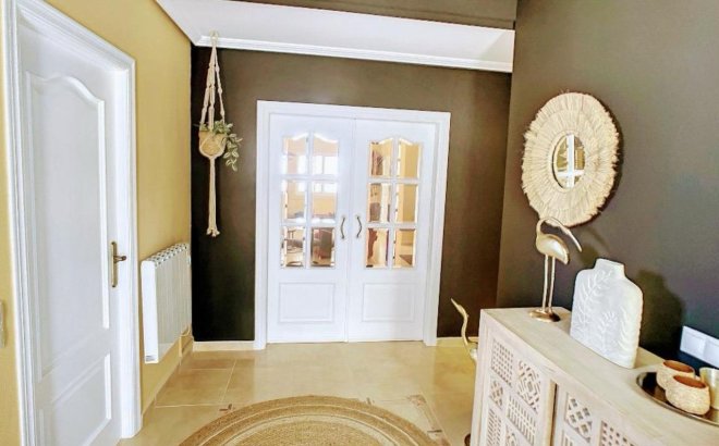 Resale - Villa -
Pinar de Campoverde - Inland