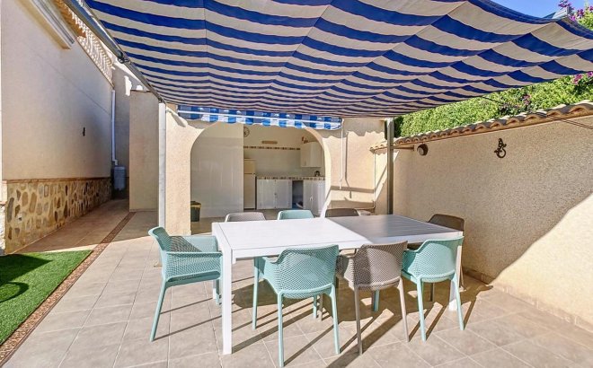 Resale - Villa -
Pinar de Campoverde - Inland