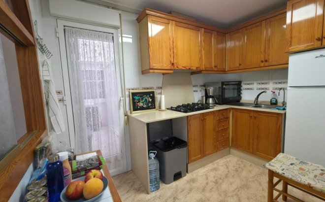 Herverkoop - Appartement -
Torrevieja - Playa del Cura