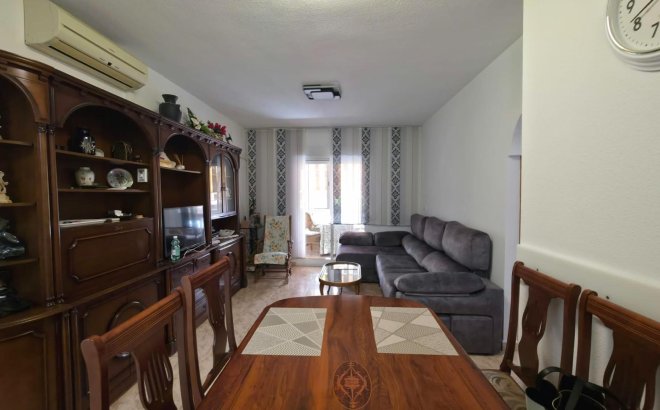 Herverkoop - Appartement -
Torrevieja - Playa del Cura