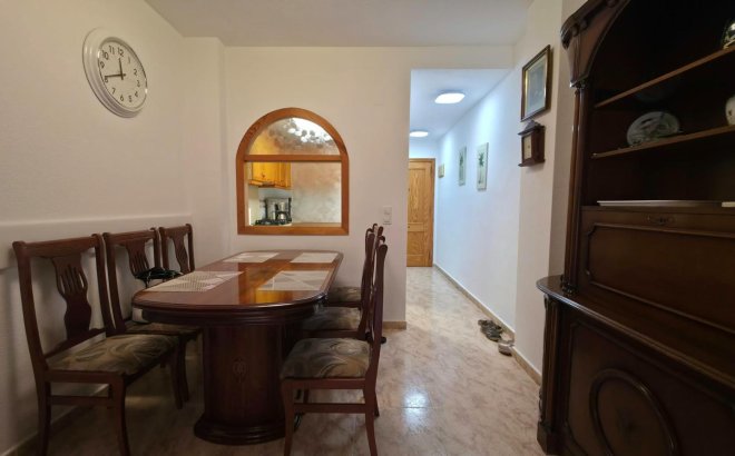 Herverkoop - Appartement -
Torrevieja - Playa del Cura