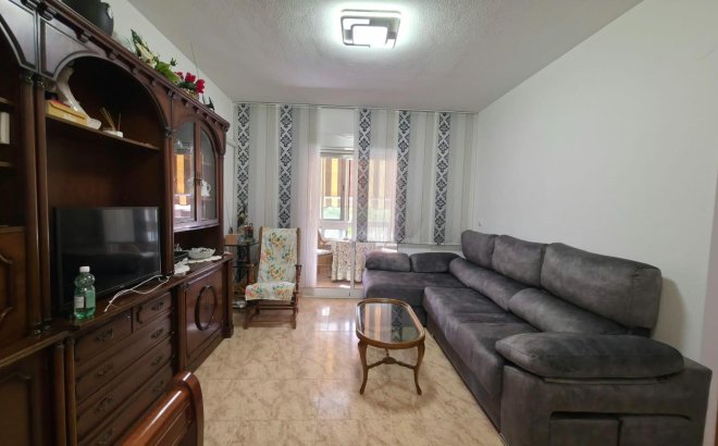 Herverkoop - Appartement -
Torrevieja - Playa del Cura